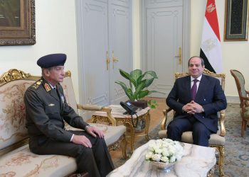 Le Président Al-Sissi reçoit le ministre de la Défense