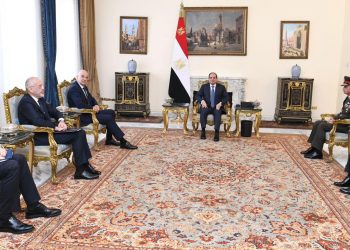 Le Président Al-Sissi s’entretient avec le ministre grec de la Défense
