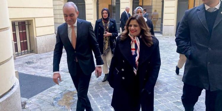 Présidentielle 2024: La ministre de l'Immigration inspecte les bureaux de vote à l'ambassade d'Egypte à Paris 2 - Le Progrès Egyptien Présidentielle 2024: La ministre de l'Immigration inspecte les bureaux de vote à l'ambassade d'Egypte à Paris 1 - Le Progrès Egyptien