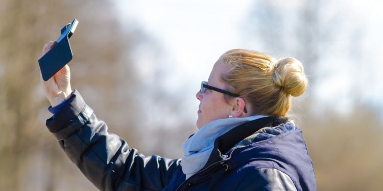 Selfie : Texte à l’envers, que faire ? 2 - Le Progrès Egyptien Selfie : Texte à l’envers, que faire ? 1 - Le Progrès Egyptien