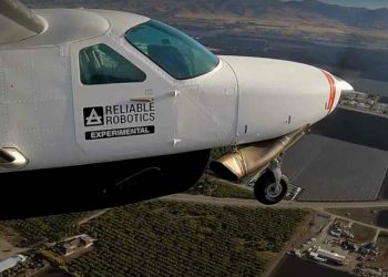 Un avion cargo vole sans pilote