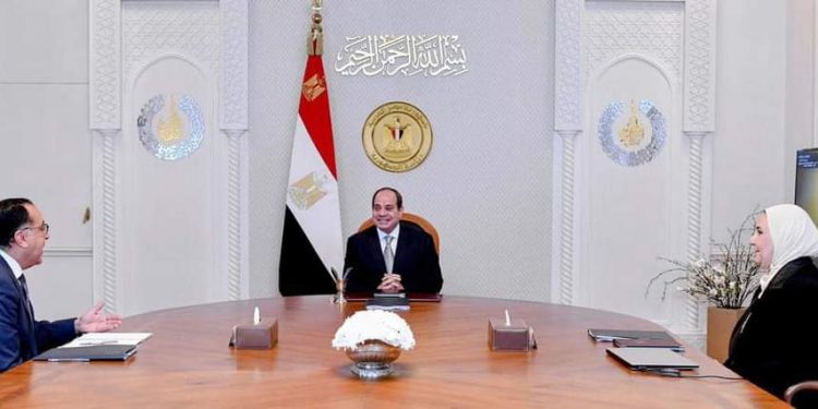 Al-Sissi ordonne de renforcer l'usage de la technologie dans l'action civile et de former les cadres 2 - Le Progrès Egyptien Al-Sissi ordonne de renforcer l'usage de la technologie dans l'action civile et de former les cadres 1 - Le Progrès Egyptien