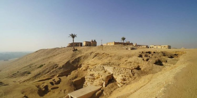 Saqqarah : Les tombes découvertes datent de l'époque grecque et de la Seconde Dynastie  2 - Le Progrès Egyptien Saqqarah : Les tombes découvertes datent de l'époque grecque et de la Seconde Dynastie  1 - Le Progrès Egyptien