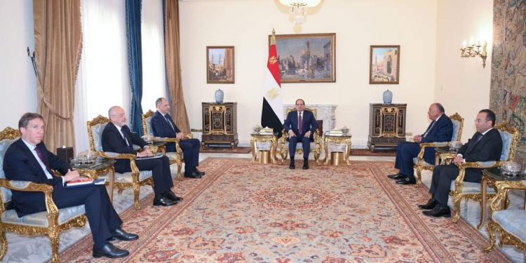 Le Président Al-Sissi reçoit le ministre grec des Affaires étrangères 2 - Le Progrès Egyptien Le Président Al-Sissi reçoit le ministre grec des Affaires étrangères 1 - Le Progrès Egyptien