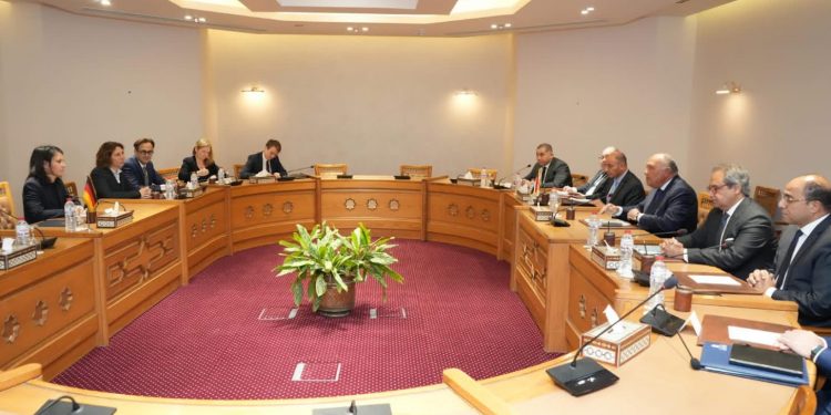 Choucri réaffirme son rejet du déplacement du peuple palestinien 2 - Le Progrès Egyptien Choucri réaffirme son rejet du déplacement du peuple palestinien 1 - Le Progrès Egyptien