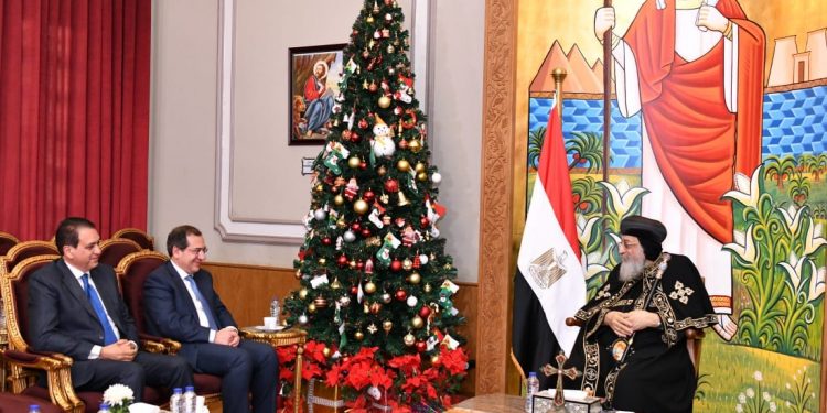 Noël copte : Le Pape Tawadros II reçoit le ministre des Affaires parlementaires 1 - Le Progrès Egyptien