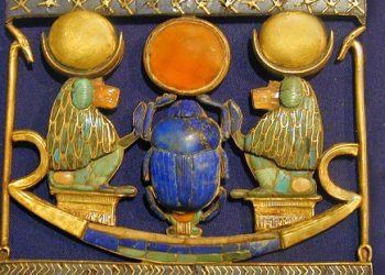 “Le pectoral du soleil levant”