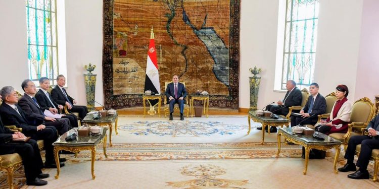 Al-Sissi s’entretient avec le ministre des AE chinois de l’évolution de la conjoncture régionale. 2 - Le Progrès Egyptien Al-Sissi s’entretient avec le ministre des AE chinois de l’évolution de la conjoncture régionale. 1 - Le Progrès Egyptien