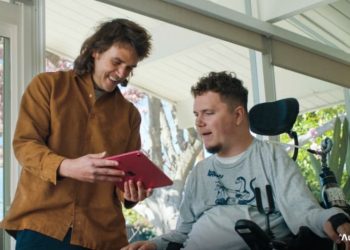 Et si on contrôle un téléphone avec la langue !