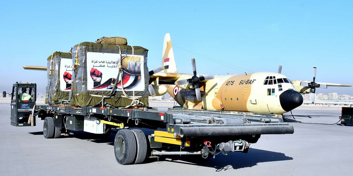 Gaza : L'Egypte et des pays amis larguent des tonnes d'aides 2 - Le Progrès Egyptien Gaza : L'Egypte et des pays amis larguent des tonnes d'aides 1 - Le Progrès Egyptien