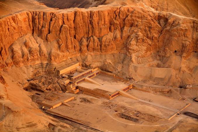 Une balade dans l’univers des royautés 8 - Le Progrès Egyptien Une balade dans l’univers des royautés 7 - Le Progrès Egyptien