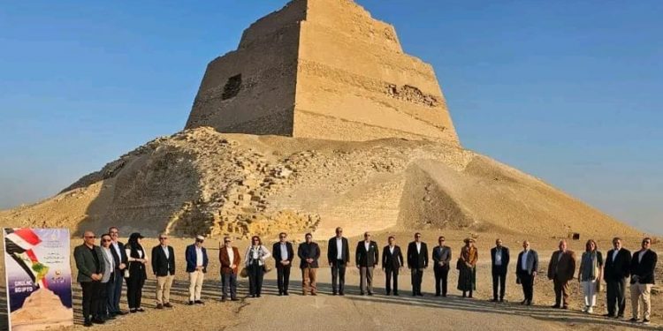 Une délégation d’ambassadeurs de pays d’Amérique latine à Bani-Soueif 2 - Le Progrès Egyptien Une délégation d’ambassadeurs de pays d’Amérique latine à Bani-Soueif 1 - Le Progrès Egyptien