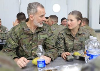 Leonor d’Espagne, entraînement militaire sous l’œil averti du roi