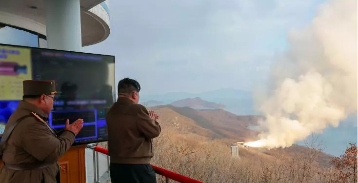 Kim Jong Un supervise un test de moteur pour missile hypersonique 1 - Le Progrès Egyptien