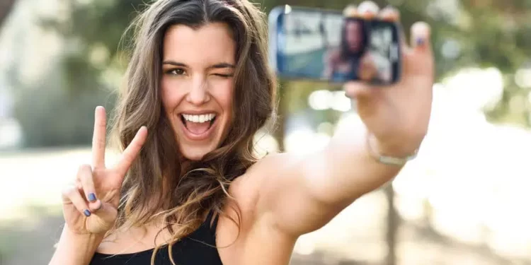 Et le selfie est une addiction ! 2 - Le Progrès Egyptien Et le selfie est une addiction ! 1 - Le Progrès Egyptien