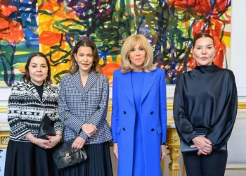 Les trois sœurs du roi du Maroc avec Brigitte Macron à l’Élysée