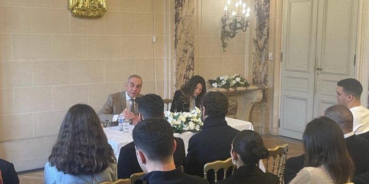 Soirée amicale et dialogue ouvert entre l’ambassadeur d’Egypte à Paris et les étudiants égyptiens 1 - Le Progrès Egyptien
