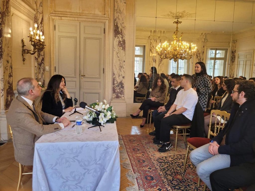 Soirée amicale et dialogue ouvert entre l’ambassadeur d’Egypte à Paris et les étudiants égyptiens 4 - Le Progrès Egyptien Soirée amicale et dialogue ouvert entre l’ambassadeur d’Egypte à Paris et les étudiants égyptiens 3 - Le Progrès Egyptien