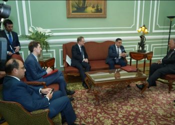 Choucri s’entretient avec le ministre d’Etat britannique pour le Moyen-Orient et l’Afrique du Nord