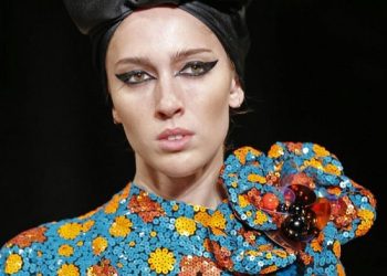 Comment le turban “masculin” est-il devenu un accessoire de mode féminine ?!