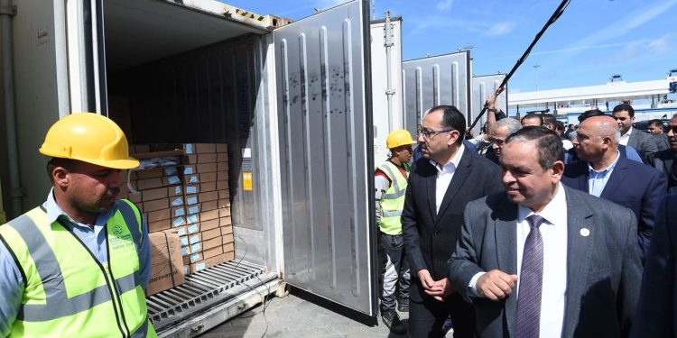 Alexandrie : Madbouli suit le dédouanement immédiat des marchandises 2 - Le Progrès Egyptien Alexandrie : Madbouli suit le dédouanement immédiat des marchandises 1 - Le Progrès Egyptien