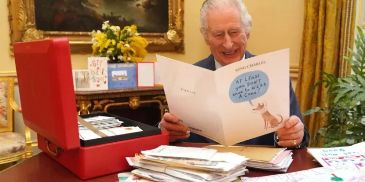 Charles III prend connaissance de lettres de soutien 1 - Le Progrès Egyptien