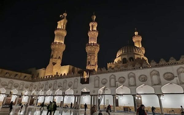 La mosquée d’Al-Azhar se pare de lumière 2 - Le Progrès Egyptien La mosquée d’Al-Azhar se pare de lumière 1 - Le Progrès Egyptien