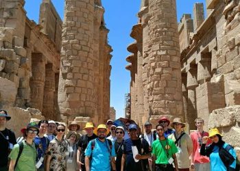 Les participants au concours international de programmation visitent le temple de Karnak
