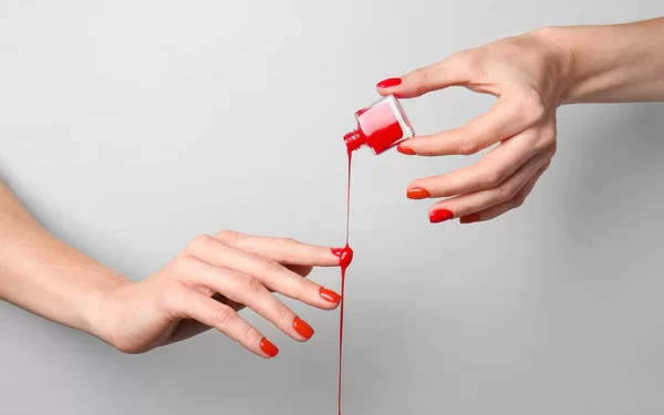 Comment enlever du vernis à ongle sur un jean? 2 - Le Progrès Egyptien Comment enlever du vernis à ongle sur un jean? 1 - Le Progrès Egyptien