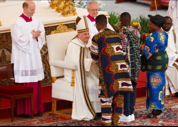 Pâques : Le pape François préside la messe à Rome