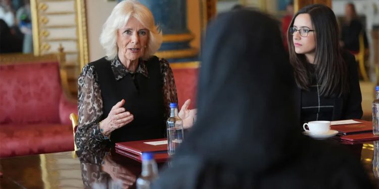 La reine Camilla, première de la famille royale à reprendre du service 2 - Le Progrès Egyptien La reine Camilla, première de la famille royale à reprendre du service 1 - Le Progrès Egyptien