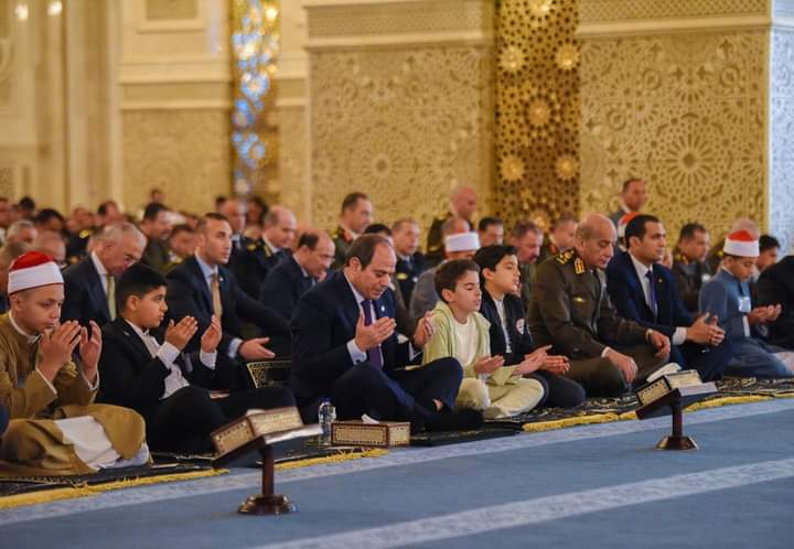 Al-Sissi accomplit la prière d'Al-Aïd Al-Fitrr à la grande mosquée d’Egypte à la NCA 4 - Le Progrès Egyptien Al-Sissi accomplit la prière d'Al-Aïd Al-Fitrr à la grande mosquée d’Egypte à la NCA 3 - Le Progrès Egyptien