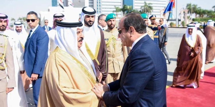 Al-Sissi salue à son départ le roi de Bahreïn à l'issue de sa visite en Égypte 1 - Le Progrès Egyptien