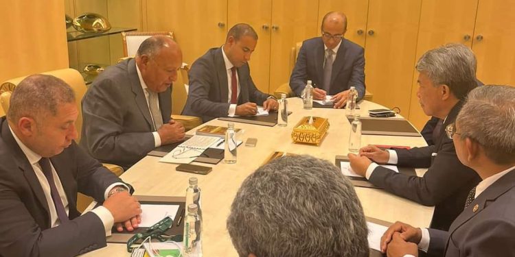 Choucri et son homologue malaisien soulignent leur volonté de continuer à renforcer la coopération conjointe 2 - Le Progrès Egyptien Choucri et son homologue malaisien soulignent leur volonté de continuer à renforcer la coopération conjointe 1 - Le Progrès Egyptien