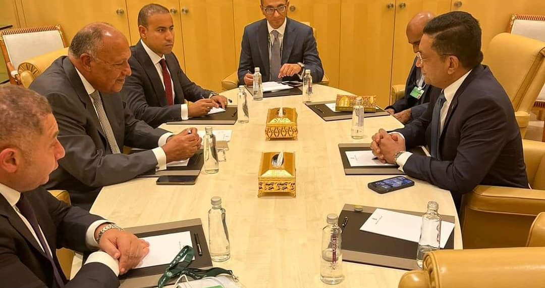 Choucri rencontre le ministre sri-lankais des Affaires étrangères à Riyad 1 - Le Progrès Egyptien