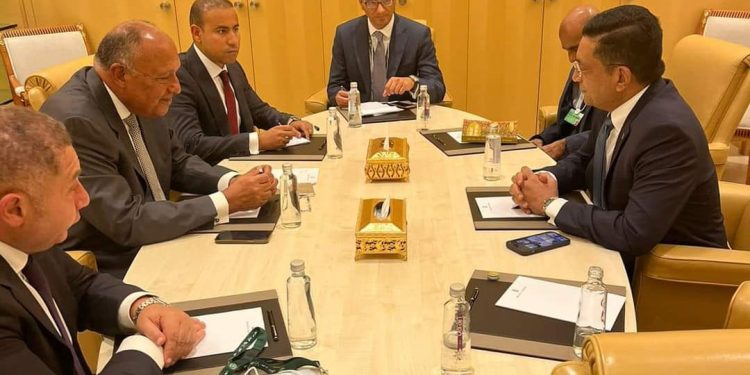 Choucri rencontre le ministre sri-lankais des Affaires étrangères à Riyad 2 - Le Progrès Egyptien Choucri rencontre le ministre sri-lankais des Affaires étrangères à Riyad 1 - Le Progrès Egyptien