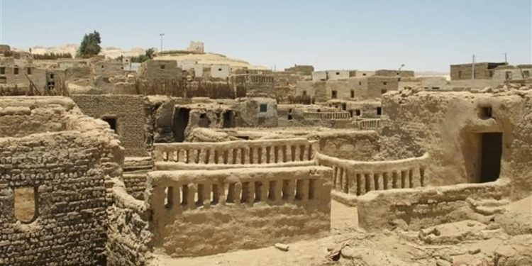 Le Labyrinthe : Une histoire de couloirs mystérieux au Fayoum 2 - Le Progrès Egyptien Le Labyrinthe : Une histoire de couloirs mystérieux au Fayoum 1 - Le Progrès Egyptien