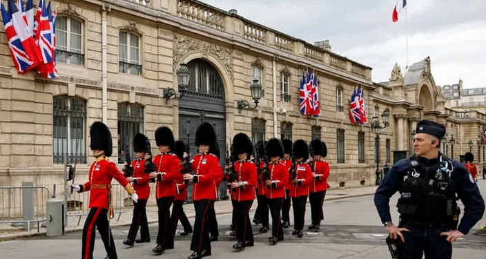 Des gardes français à Buckingham Palace 1 - Le Progrès Egyptien