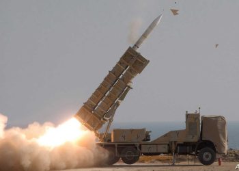 Agence de presse iranienne : Lancement du premier lot de missiles balistiques vers Israël