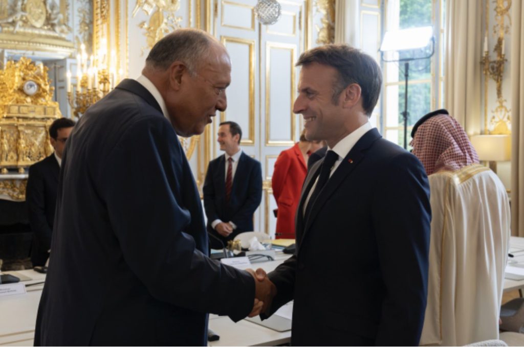 Choucri et les ministres des affaires étrangères du Qatar, de la Jordanie et de l'Arabie saoudite rencontrent Macron à Paris 4 - Le Progrès Egyptien Choucri et les ministres des affaires étrangères du Qatar, de la Jordanie et de l'Arabie saoudite rencontrent Macron à Paris 3 - Le Progrès Egyptien