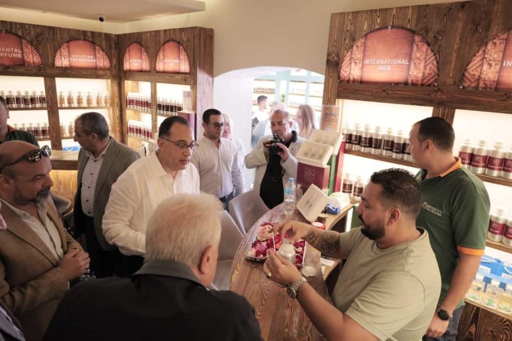 Le PM en tournée à l'oasis Tajalli à Charm El-Cheikh et au village patrimonial au sud du Sinaï 4 - Le Progrès Egyptien Le PM en tournée à l'oasis Tajalli à Charm El-Cheikh et au village patrimonial au sud du Sinaï 3 - Le Progrès Egyptien