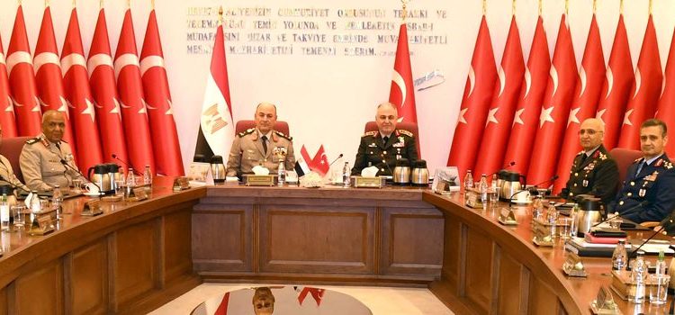 Le chef d'Etat-major des Forces armées, regagne la patrie après une visite officielle en Turquie 1 - Le Progrès Egyptien