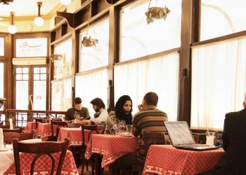 Au Café Riche, l’histoire égyptienne est gravée