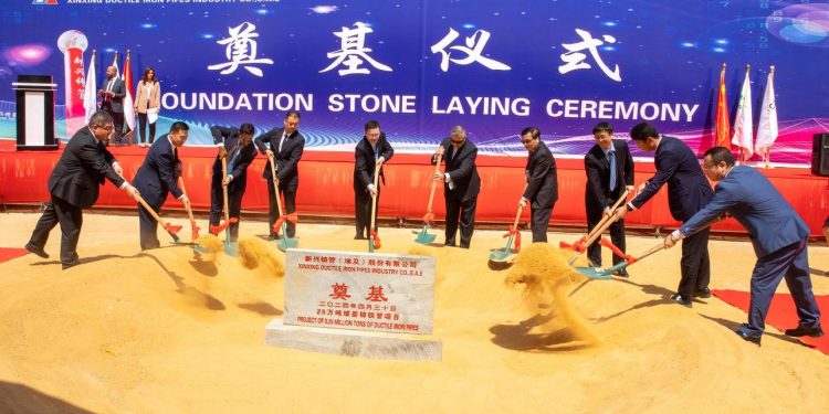 Al-Sokhna: Un groupe chinois pose la première pierre d’une usine de fonte 2 - Le Progrès Egyptien Al-Sokhna: Un groupe chinois pose la première pierre d’une usine de fonte 1 - Le Progrès Egyptien