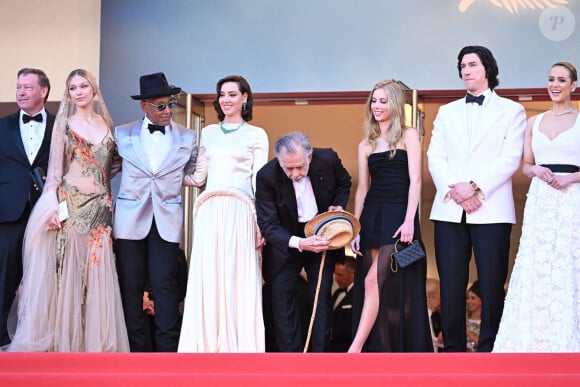 Cannes 2024 : Carole Bouquet opte pour la sobriété 4 - Le Progrès Egyptien Cannes 2024 : Carole Bouquet opte pour la sobriété 3 - Le Progrès Egyptien