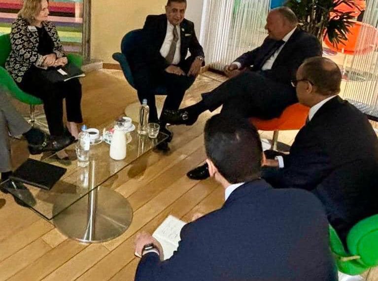 Choucri discute de la crise à Gaza avec le ministre d’Etat britannique pour le Moyen-Orient 2 - Le Progrès Egyptien Choucri discute de la crise à Gaza avec le ministre d’Etat britannique pour le Moyen-Orient 1 - Le Progrès Egyptien