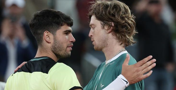 Tennis: Alcaraz, double tenant du titre, battu en quarts à Madrid 2 - Le Progrès Egyptien Tennis: Alcaraz, double tenant du titre, battu en quarts à Madrid 1 - Le Progrès Egyptien