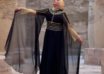 Temple de Karnak : La 1ère robe conçue par l’IA, inspirée de la civilisation égyptienne