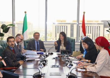 Alléger le fardeau de la dette extérieure pesant sur le gouvernement 