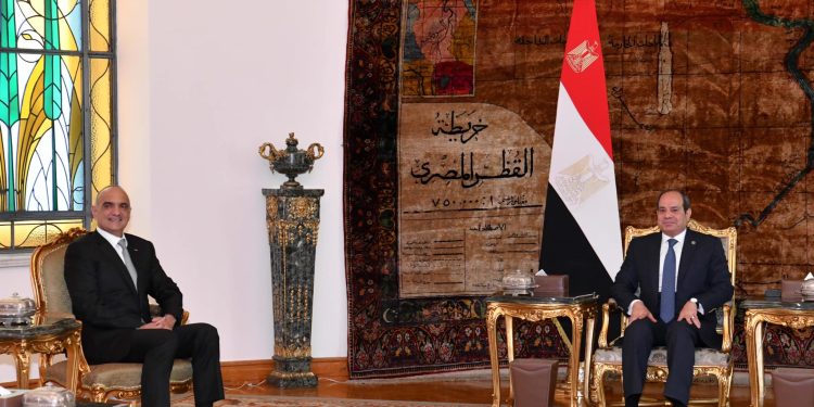 Al-Sissi s’entretient avec le Premier ministre jordanien 2 - Le Progrès Egyptien Al-Sissi s’entretient avec le Premier ministre jordanien 1 - Le Progrès Egyptien